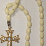 Амулет-керамические чётки + Металлический крест +брюлики