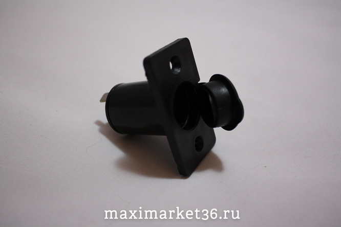 Гнездо прикуривателя с крышкой (дополн. розетка) пластиковая PR-1235