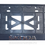 Рамка номерного знака SILVER с защелкой и надписью "SKODA" рельефная /1/30