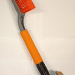 Щетка CA-99(АВ-2274) 42см для снега со скребком и мягкой ручкой(оранж) /1/24