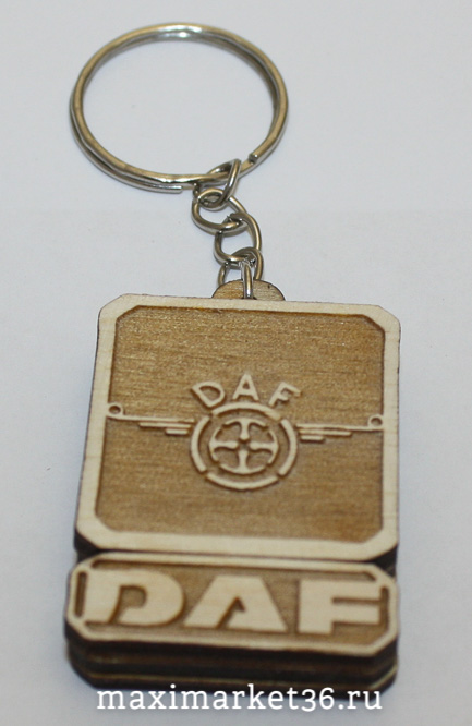 Брелок деревянный квадратный DAF