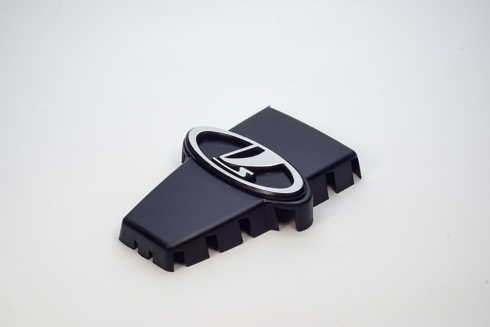 Заводской знак - на новую короткую Ниву завод 21214-8212012