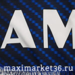 Ламбрекен с надписью "КАМАЗ" СИНИЙ КАРБОН КРУТОЙ)с кисточ. (лоб.и бок окна)