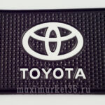 Коврик антискатный силиконовый 20 смх13 см с логотипом TOYOTA