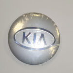 Наклейки на колпак ступицы с эмблемой D=60мм KIA (4шт) ВЫПУКЛЫЕ ХРОМ